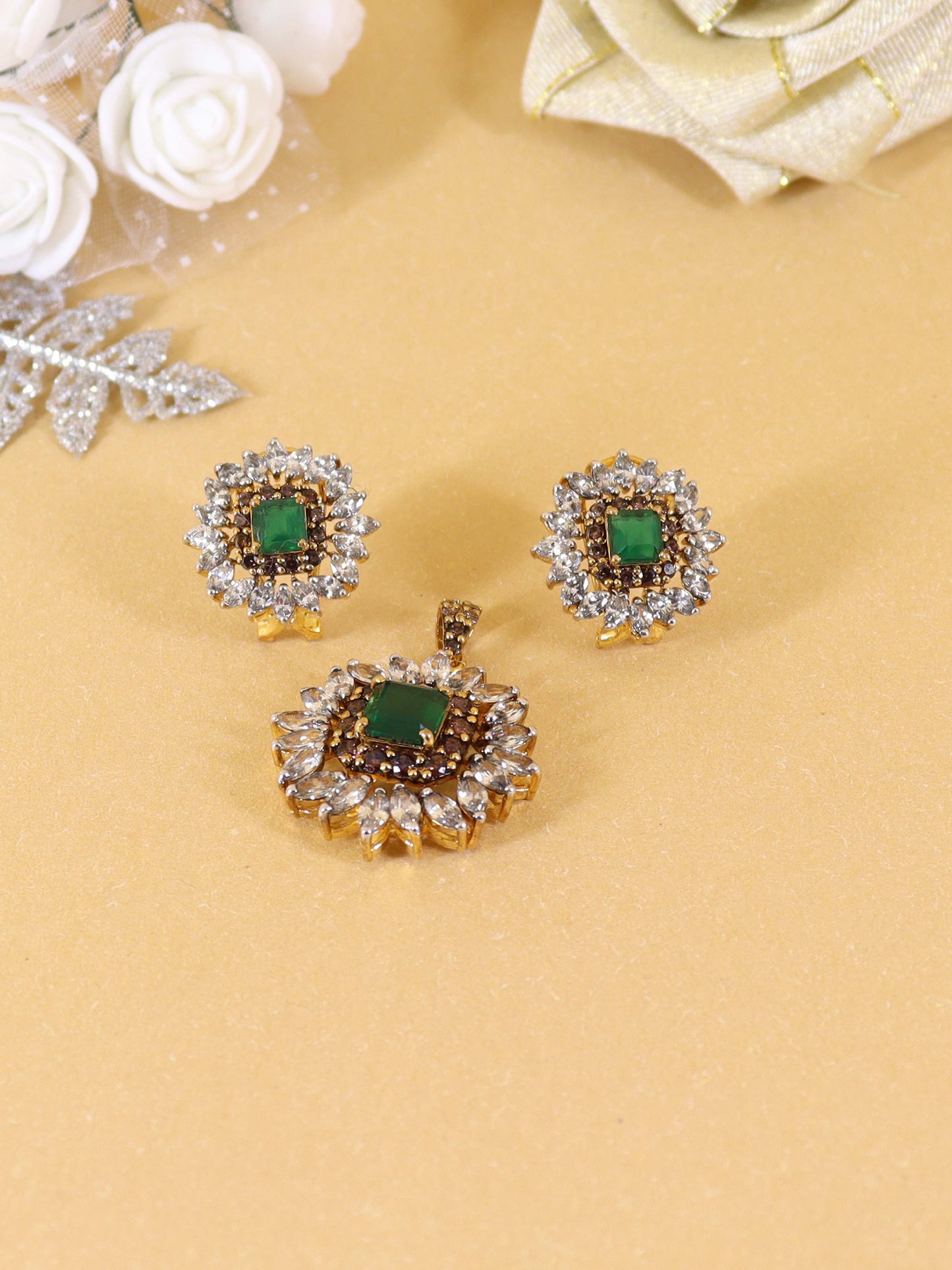 Antique Locket Tops Studded With Semiprecious Emerald In 925 Silver.