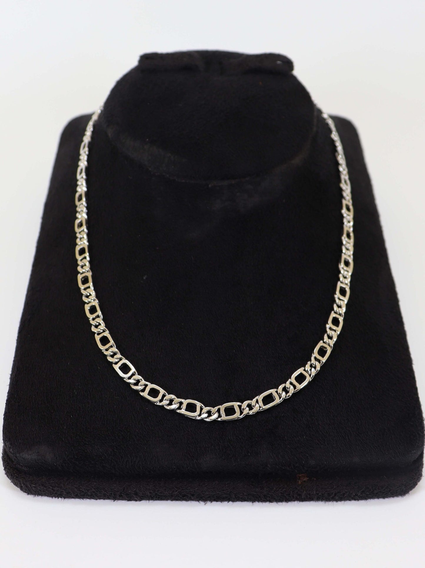 Chain In 925 Silver.