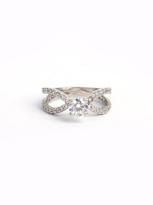 Ring Studded With Zircons In 925 Silver.