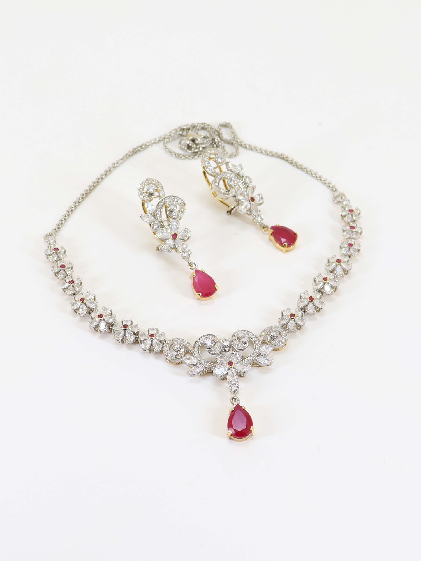 Necklace Set Studded With Zircons And Chatham In 925 Silver.