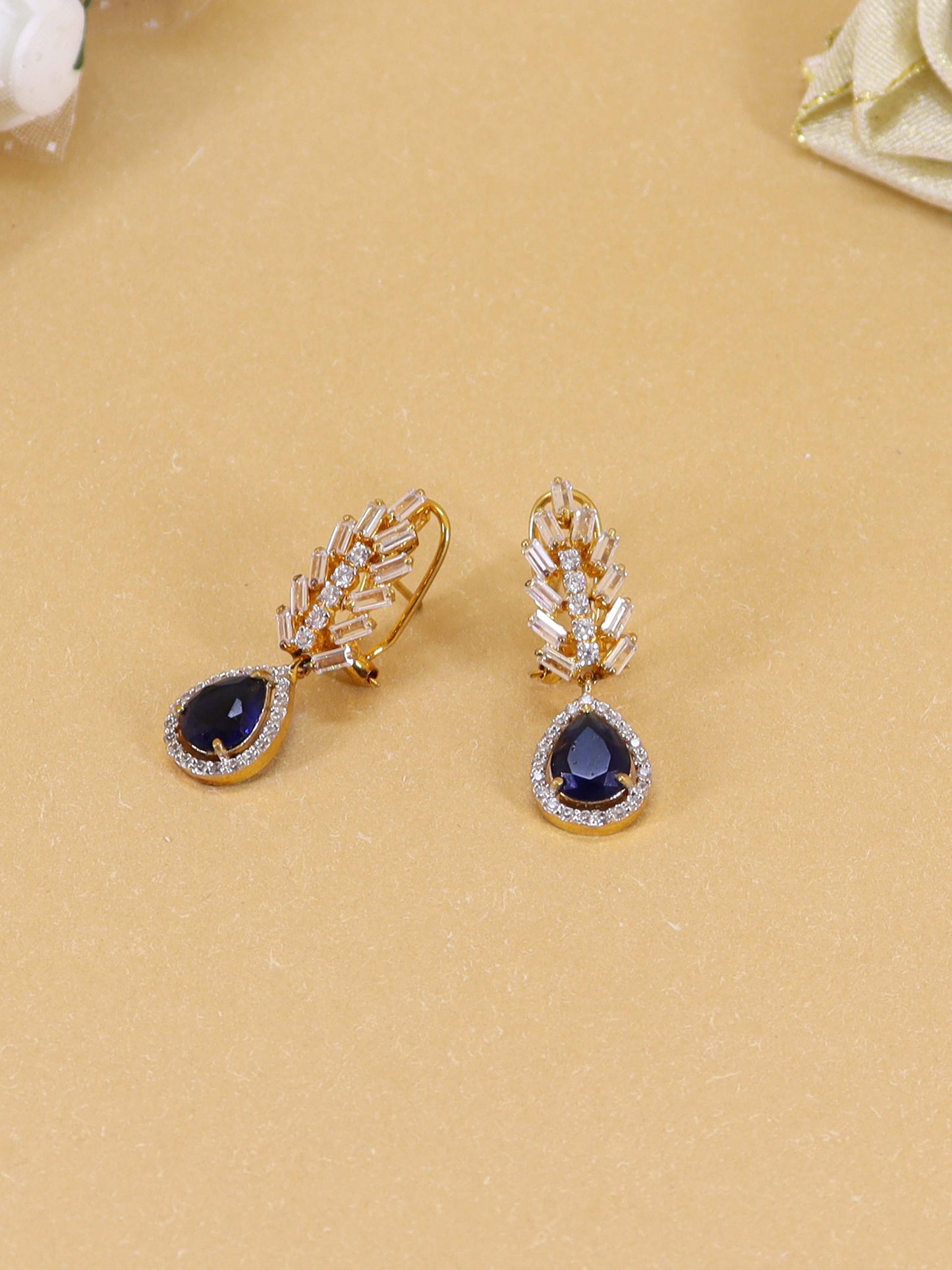 Earings Studded With Blue Zircons In 925 Silver.