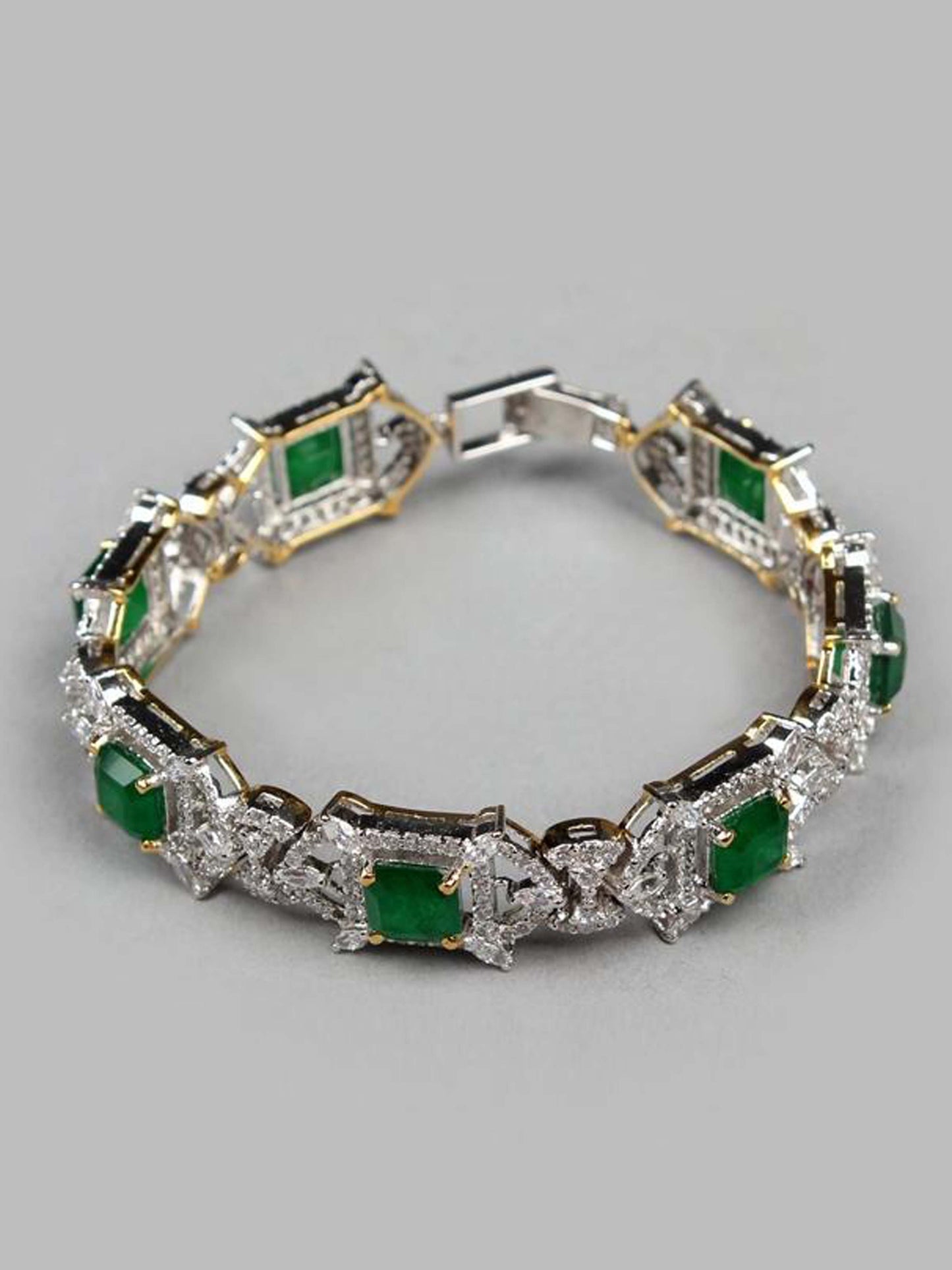 Bracelet With Semiprecious Emerald In 925 Silver.