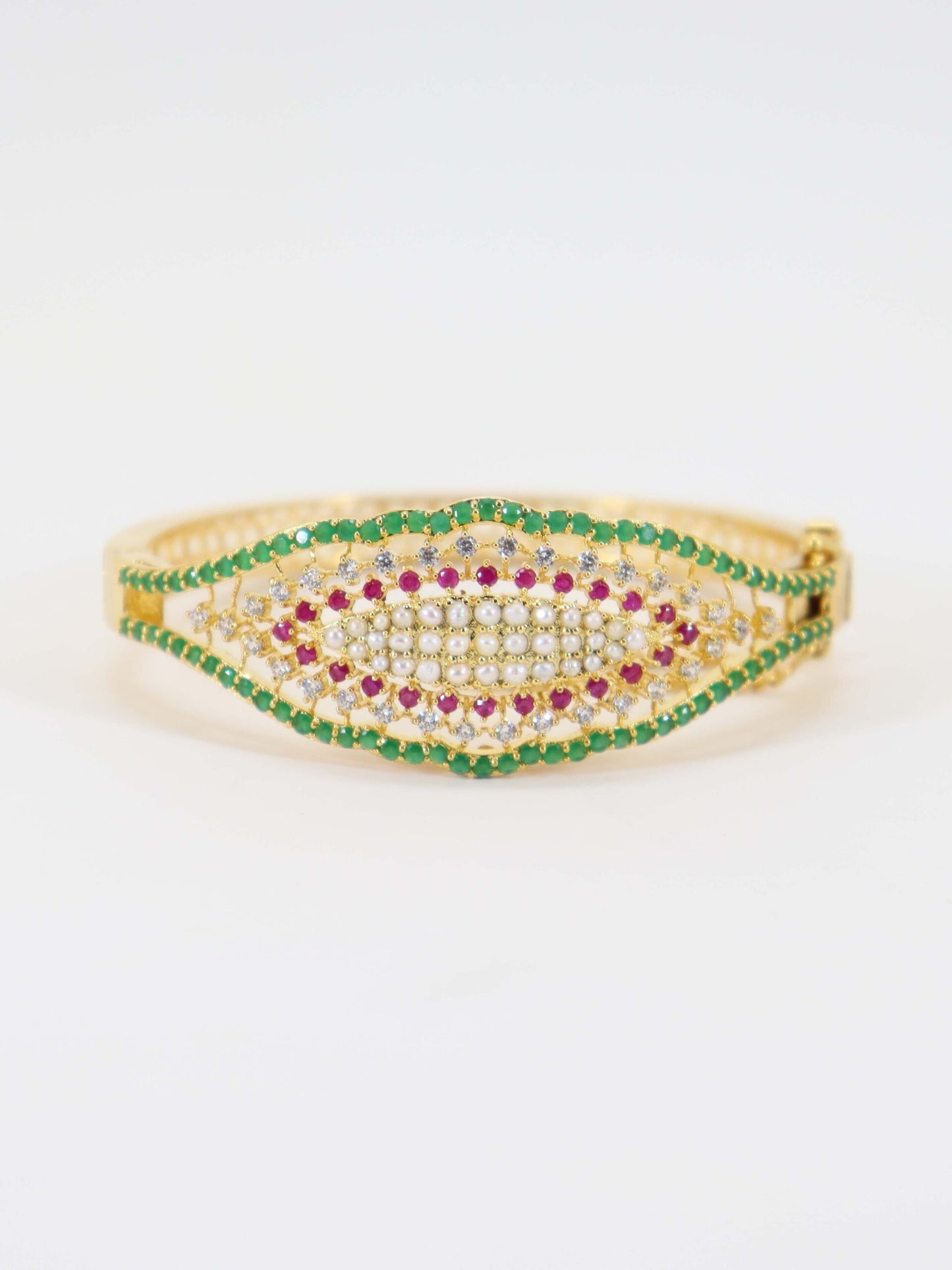 Bracelet Studded With Pearls , Chatham And Green Zircons In 925 Silver.