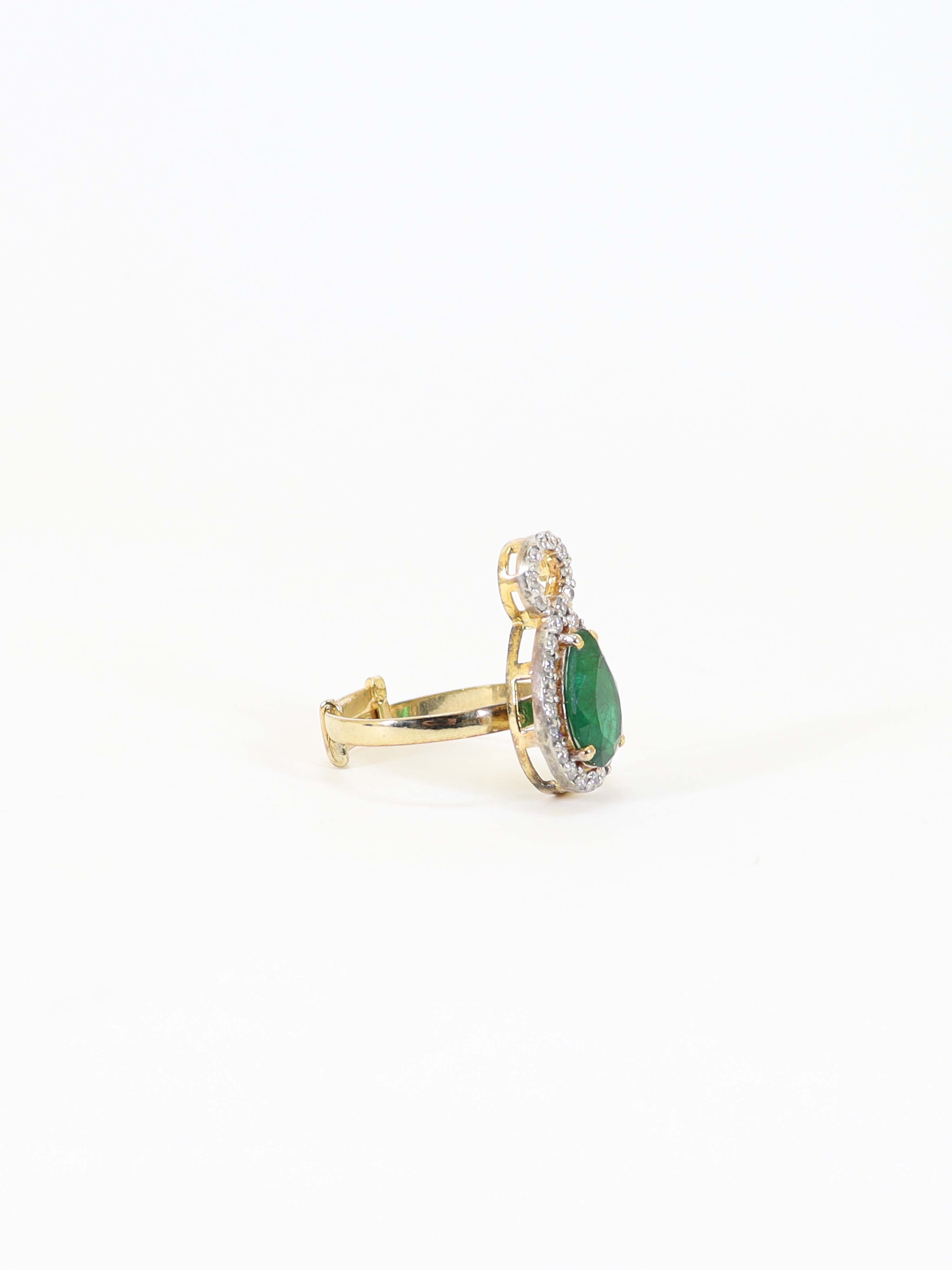 Ring With Semiprecious Emerald In 925 Silver.