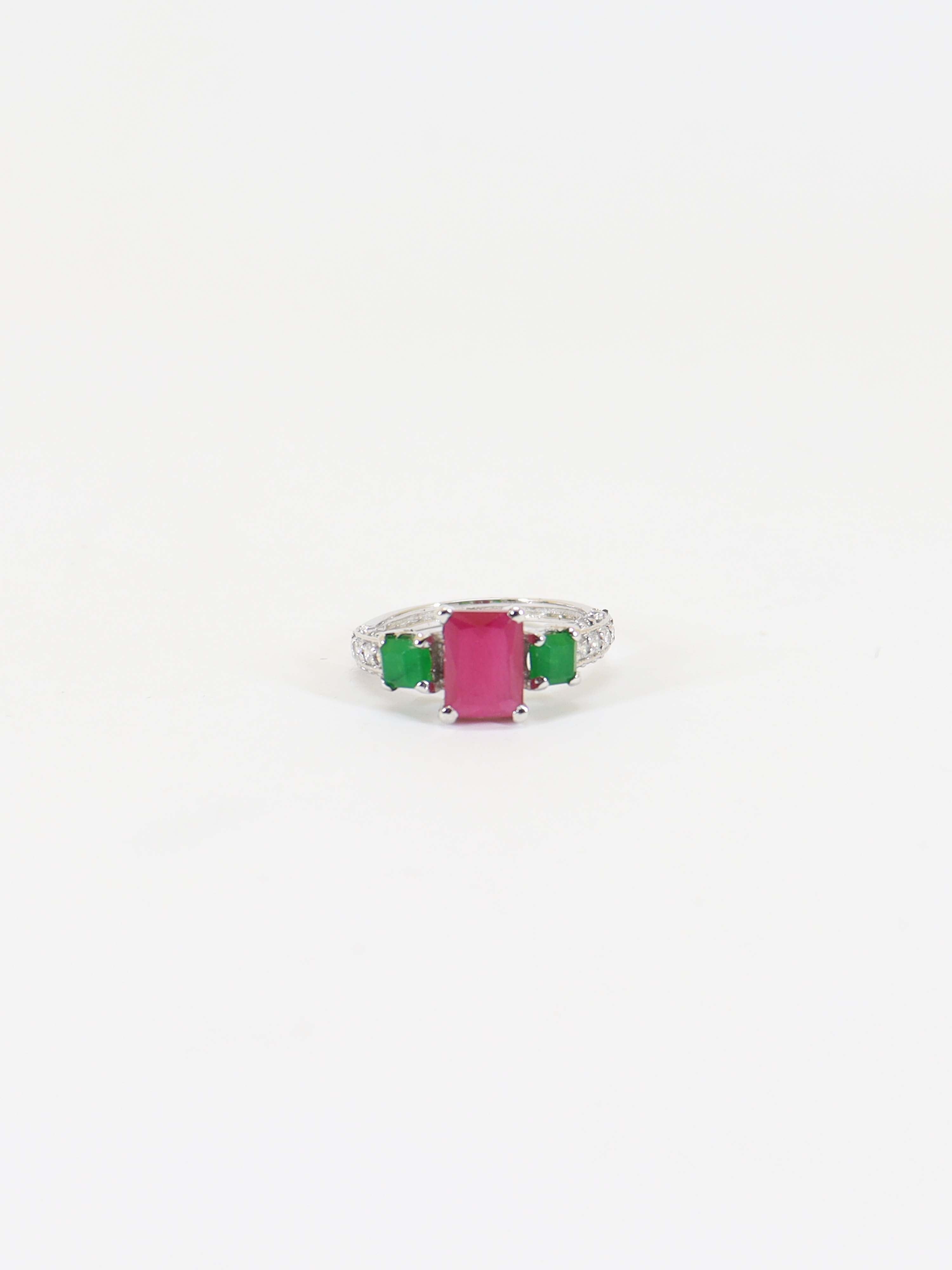Ring Studded With Chatham And Green Zircons In 925 Silver.