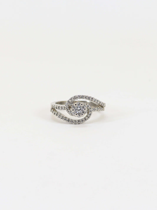 Ring Studded With Zircons In 925 Silver.