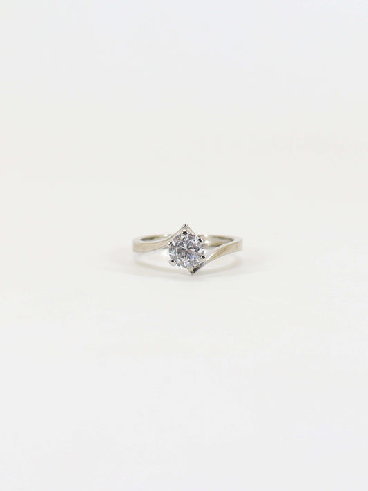 Diamond Style Ring With Zircon In 925 Silver.