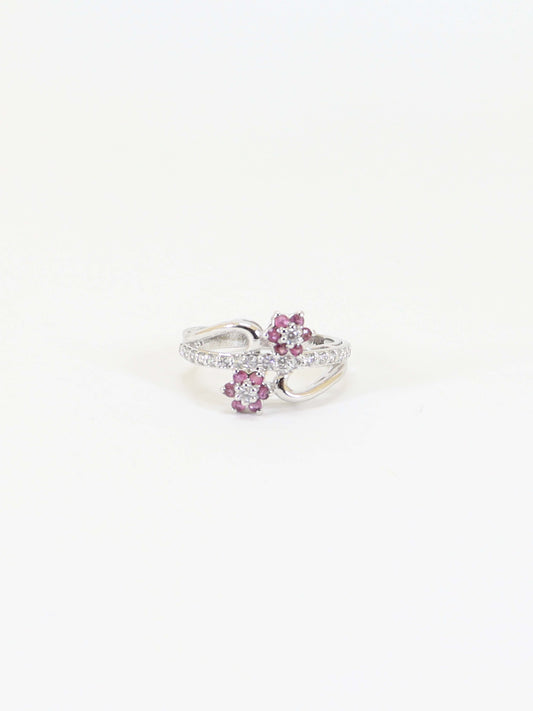 Ring Studded With Zircons And Ruby In 925 Silver.