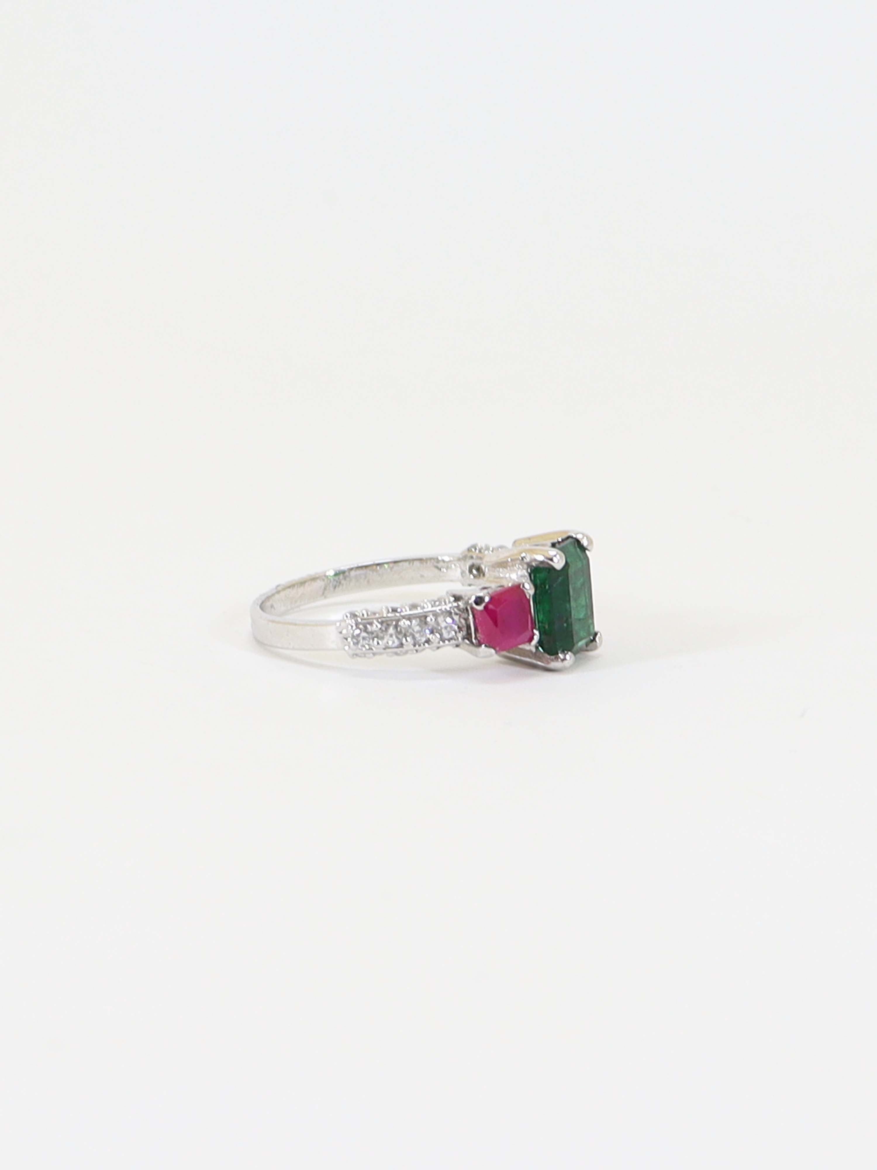 Ring With Chatham And Onyx In 925 Silver.