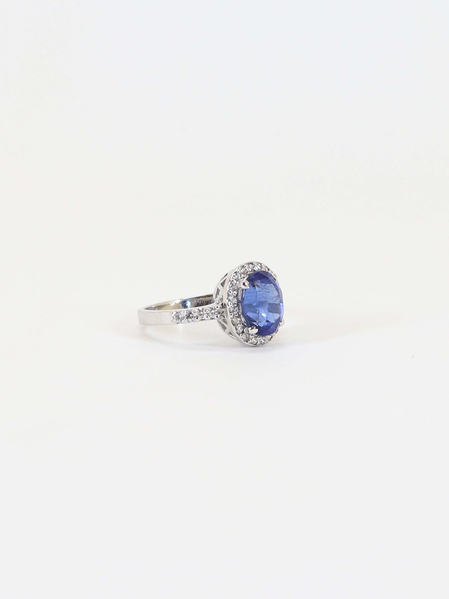 Ring With Semiprecious Sapphire In 925 Silver.