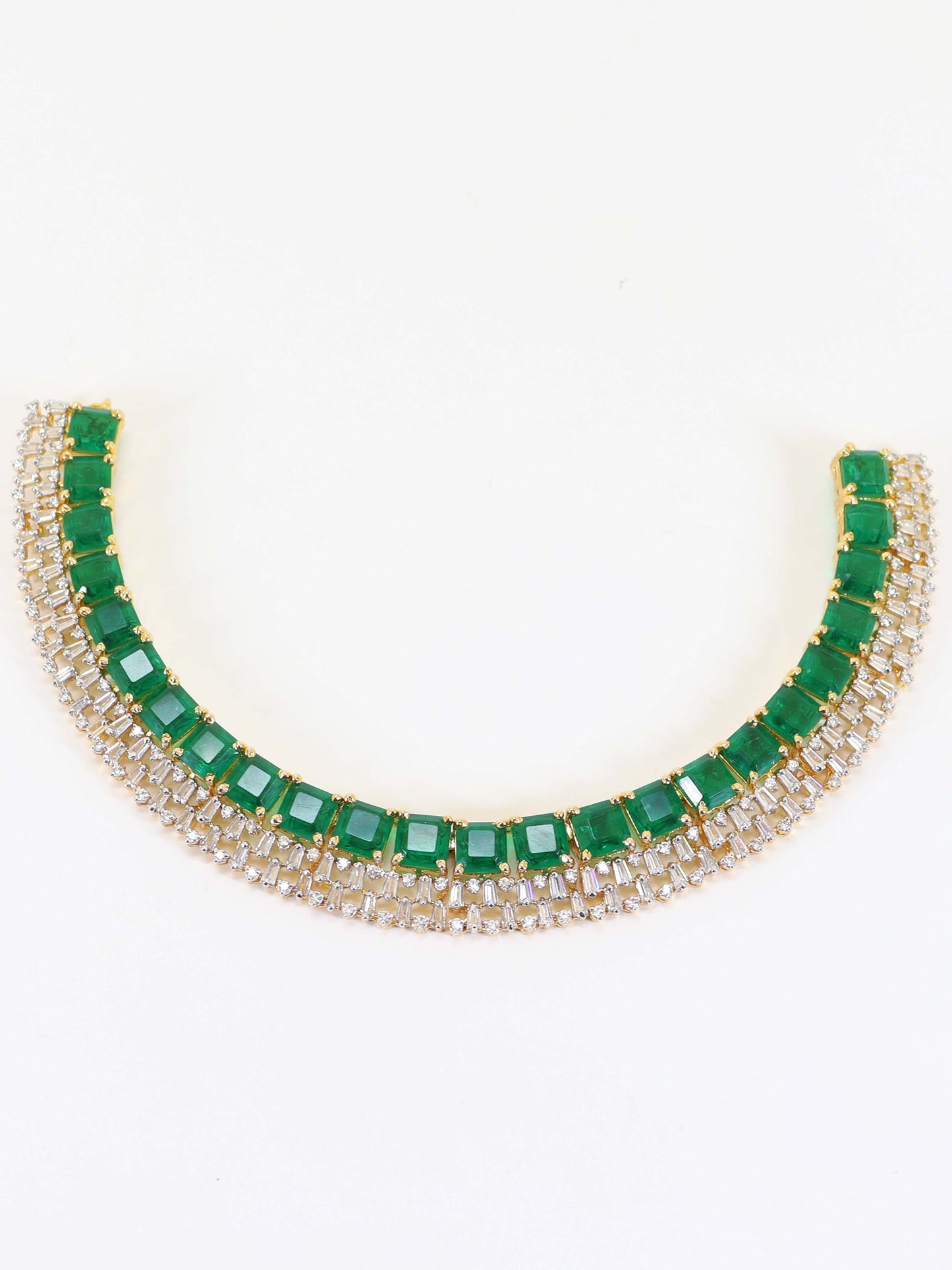 Necklace Set Studded With Zircons And Semiprecious Emerald In 925 Silver.