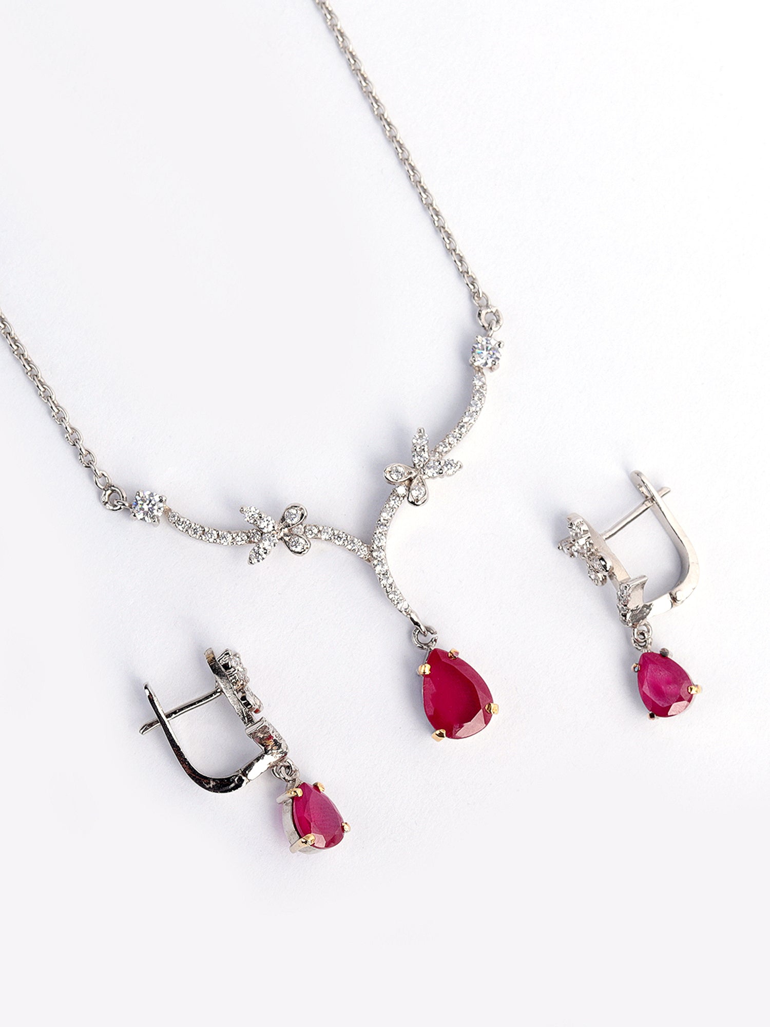 Necklace Set Studded With Zircons And Chatham In 925 Silver.